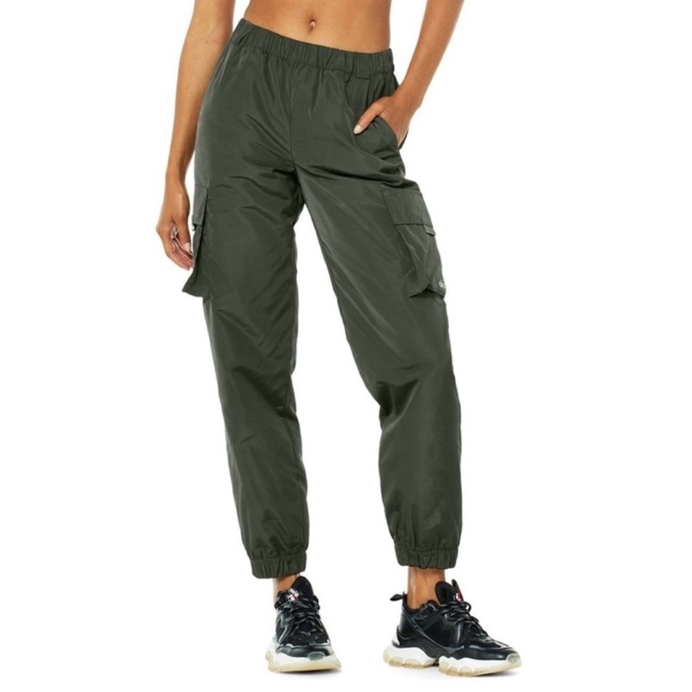 Alo Women's Olive It Girl Cargo Pants